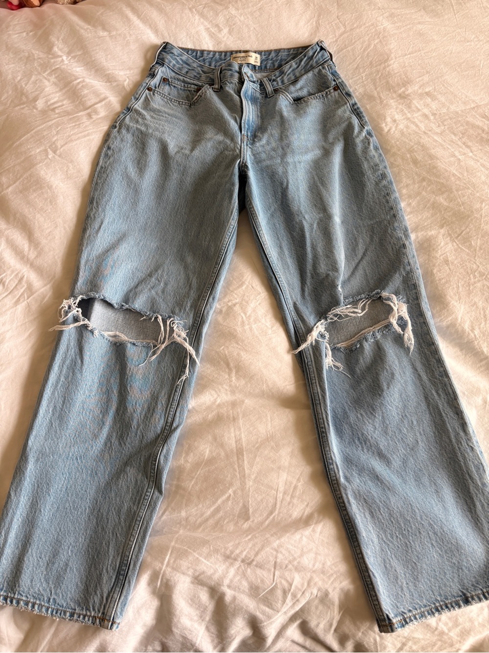 Abercrombie Curve Love High Rise Loose Jeans 26 Short Distressed Light Wash